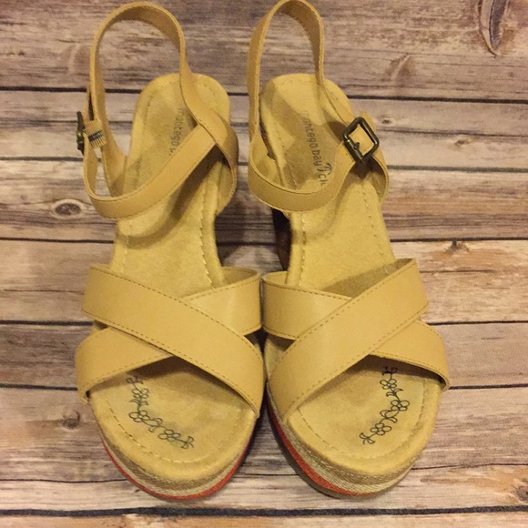 Colorful Wedge - Picture 2 of 4